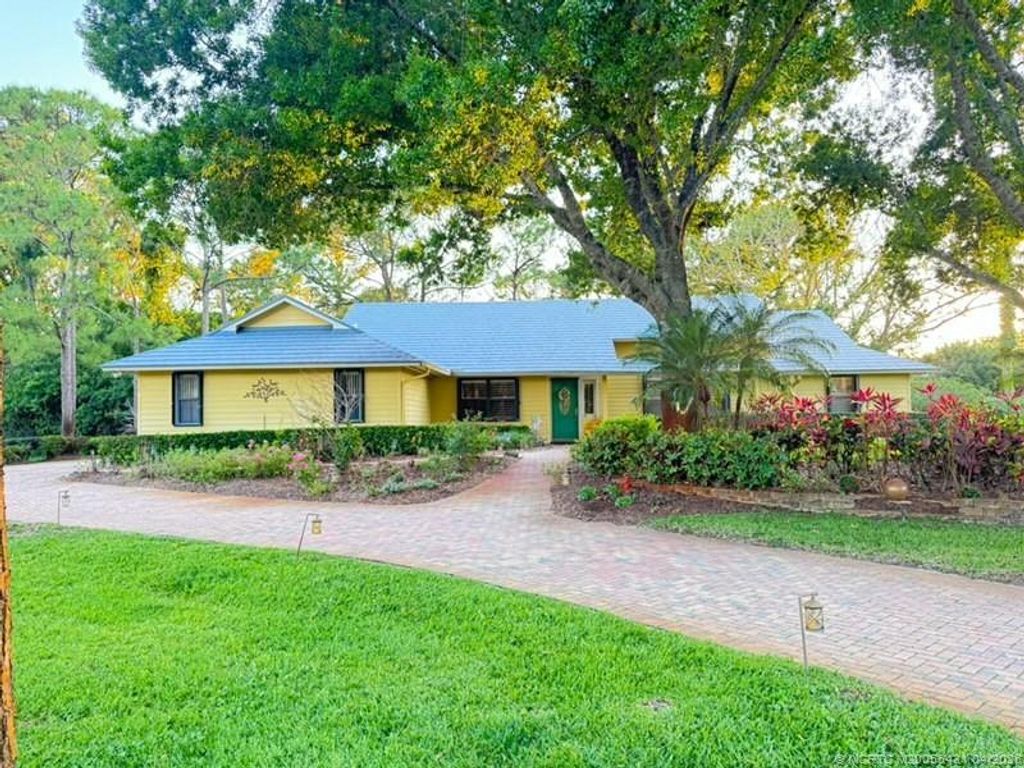 Photo of 5396 SW Leeward Lane, Palm City, FL 34990 (MLS # M20055431)