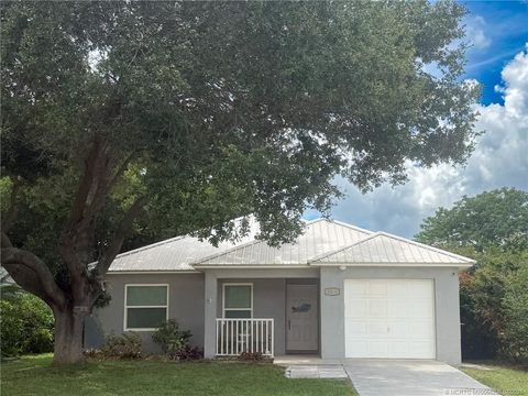 Photo of 5508 SE Pine Avenue, Stuart, FL 34997 (MLS # M20056208)