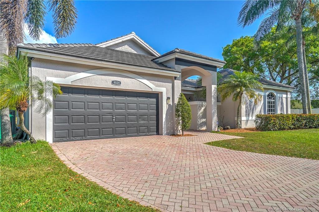 Davie, Florida 33328, United States, 4 Bedrooms Bedrooms, ,4 BathroomsBathrooms,Residential,Active,78311