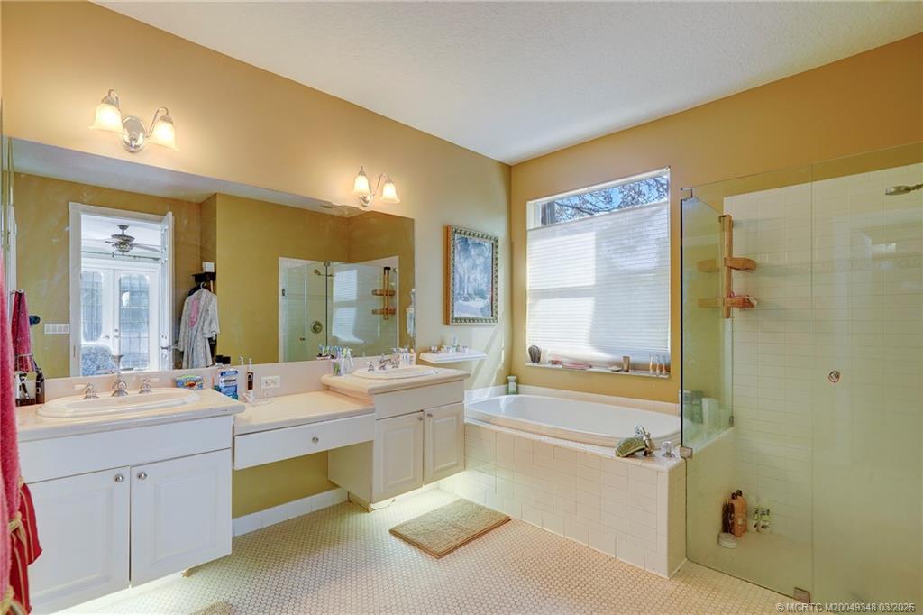 Davie, Florida 33328, United States, 4 Bedrooms Bedrooms, ,4 BathroomsBathrooms,Residential,Active,78311