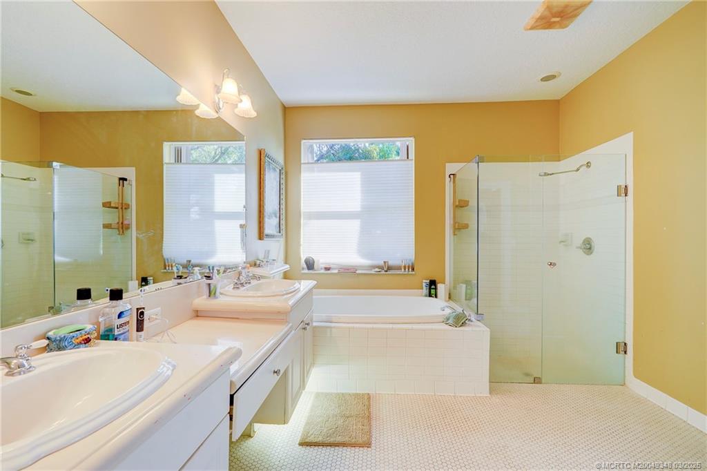 Davie, Florida 33328, United States, 4 Bedrooms Bedrooms, ,4 BathroomsBathrooms,Residential,Active,78311