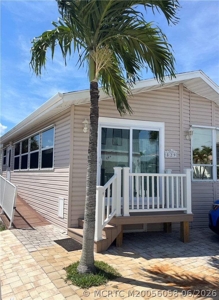Photo of 829 Nettles Boulevard, Jensen Beach, FL 34957 (MLS # M20056058)