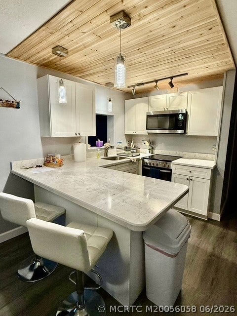 Photo of 829 Nettles Boulevard, Jensen Beach, FL 34957 (MLS # M20056058)