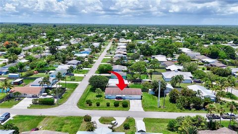 Photo of 4556 SE Beckett Avenue, Stuart, FL 34997 (MLS # M20051048)