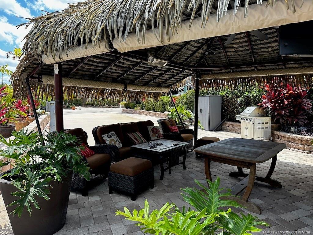 440 NW Sandtrap Lane