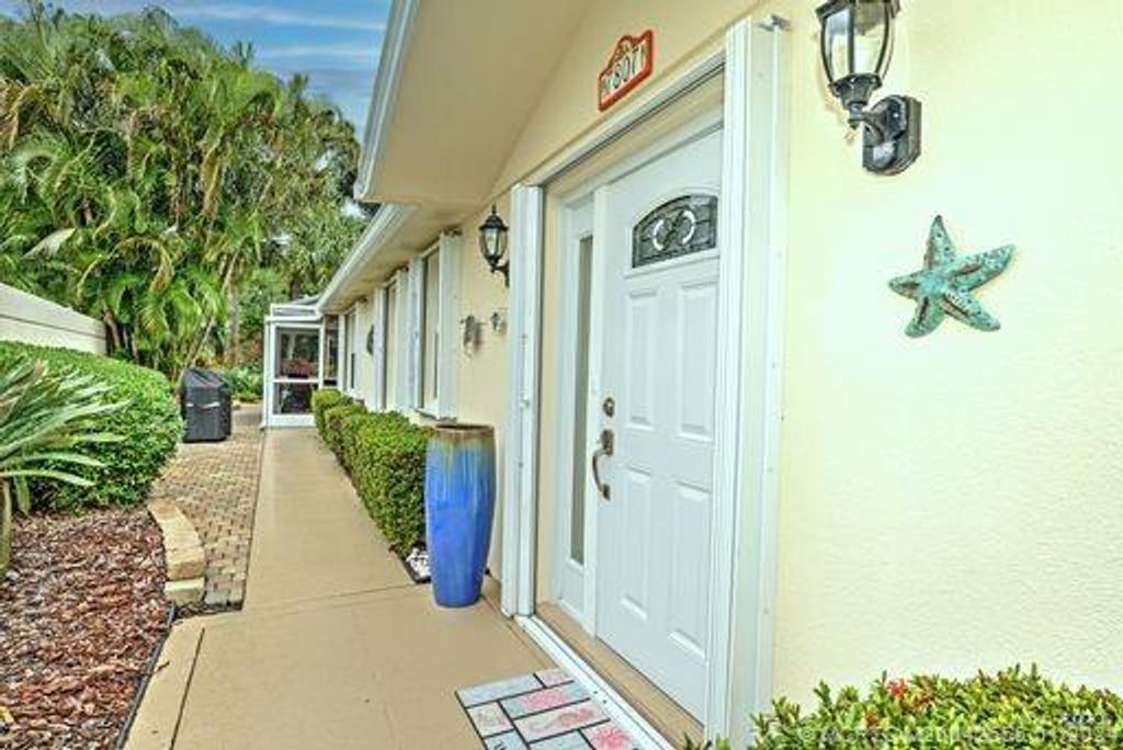 Photo of 7807 SE Spicewood Circle, Hobe Sound, FL 33455 (MLS # M20042655)