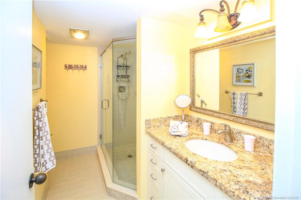 Stuart, Florida 34996, United States, 2 Bedrooms Bedrooms, ,2 BathroomsBathrooms,Residential,Active,59327