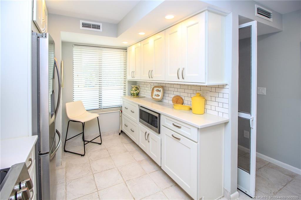 Stuart, Florida 34996, United States, 2 Bedrooms Bedrooms, ,2 BathroomsBathrooms,Residential,Active,59327