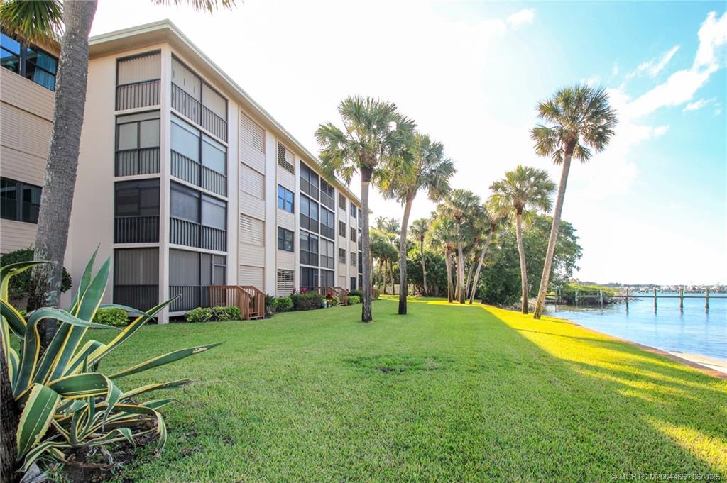 Stuart, Florida 34996, United States, 2 Bedrooms Bedrooms, ,2 BathroomsBathrooms,Residential,Active,59327