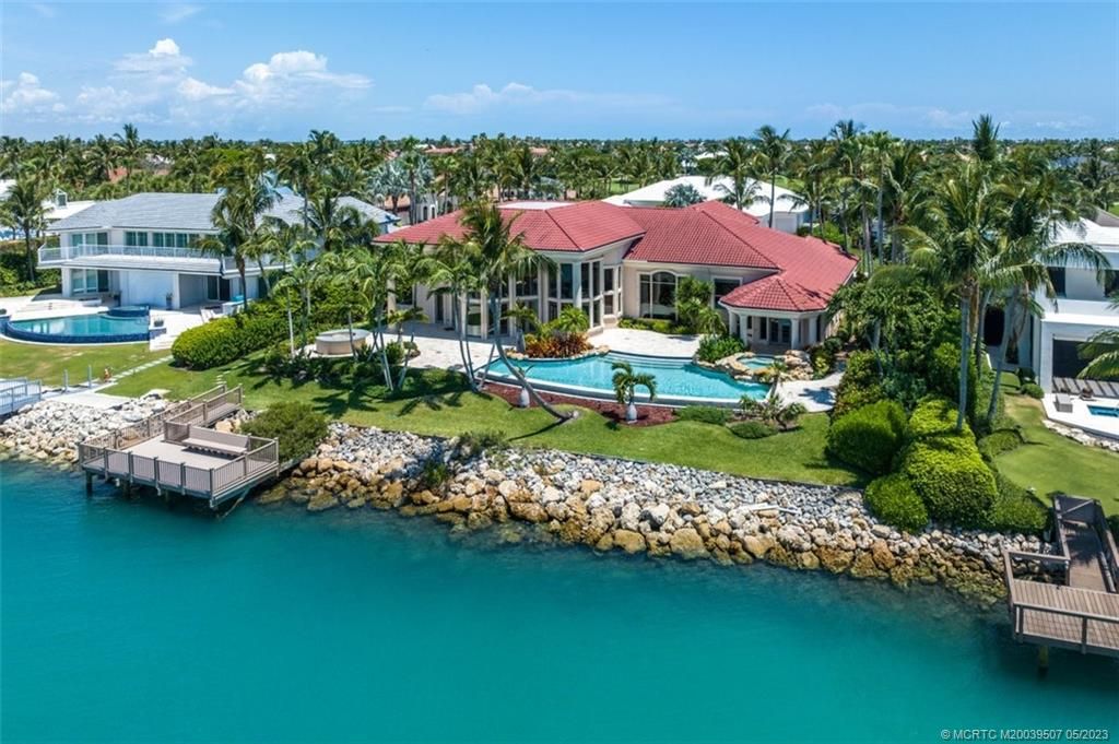 Photo of 7032 SE Harbor Circle, Stuart, FL 34996 (MLS # M20039507)