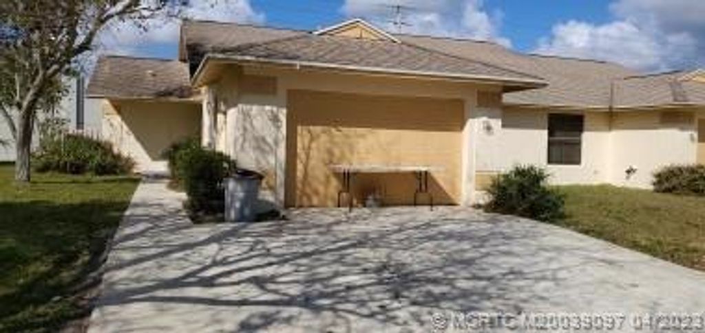 Photo of 41 SE ONTARIO Way, Stuart, FL 34997 (MLS # M20039097)