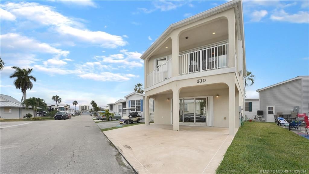 Photo of 530 Nettles Boulevard, Jensen Beach, FL 34957 (MLS # M20043718)