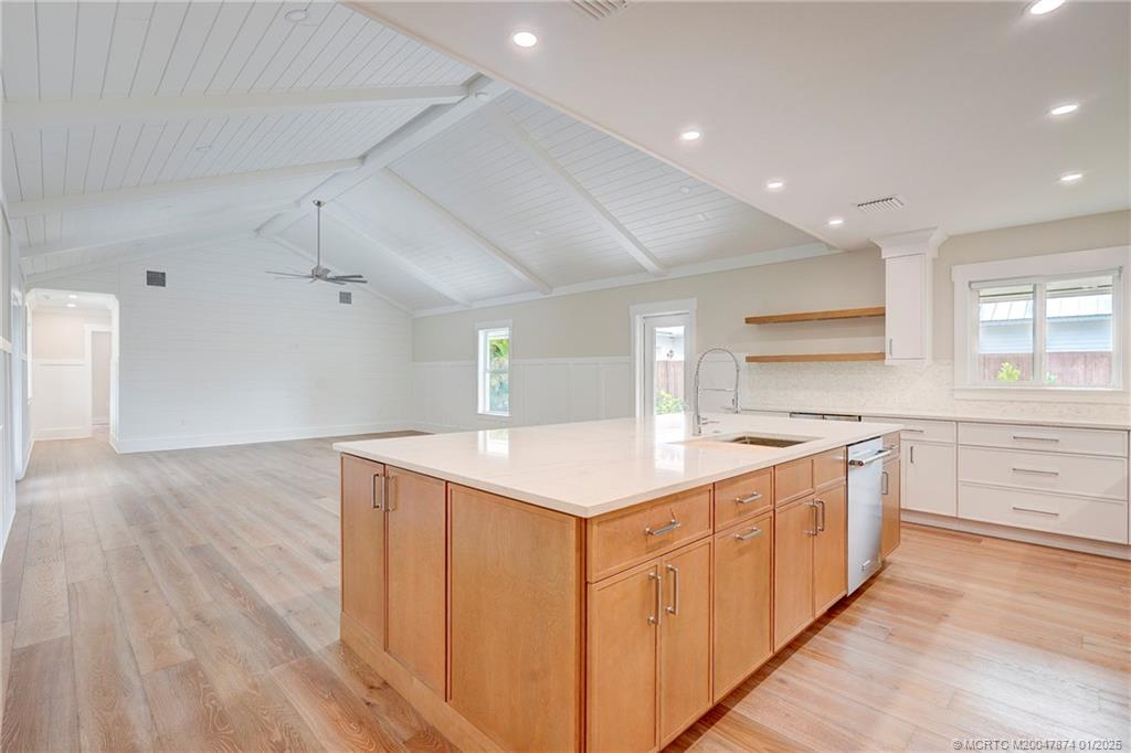 Sewalls Point, Florida 34996, United States, 3 Bedrooms Bedrooms, ,3 BathroomsBathrooms,Residential,Active,28984