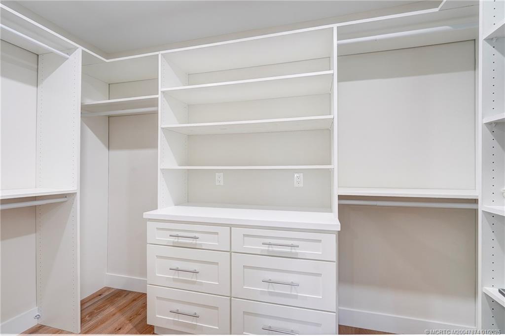 Sewalls Point, Florida 34996, United States, 3 Bedrooms Bedrooms, ,3 BathroomsBathrooms,Residential,Active,28984