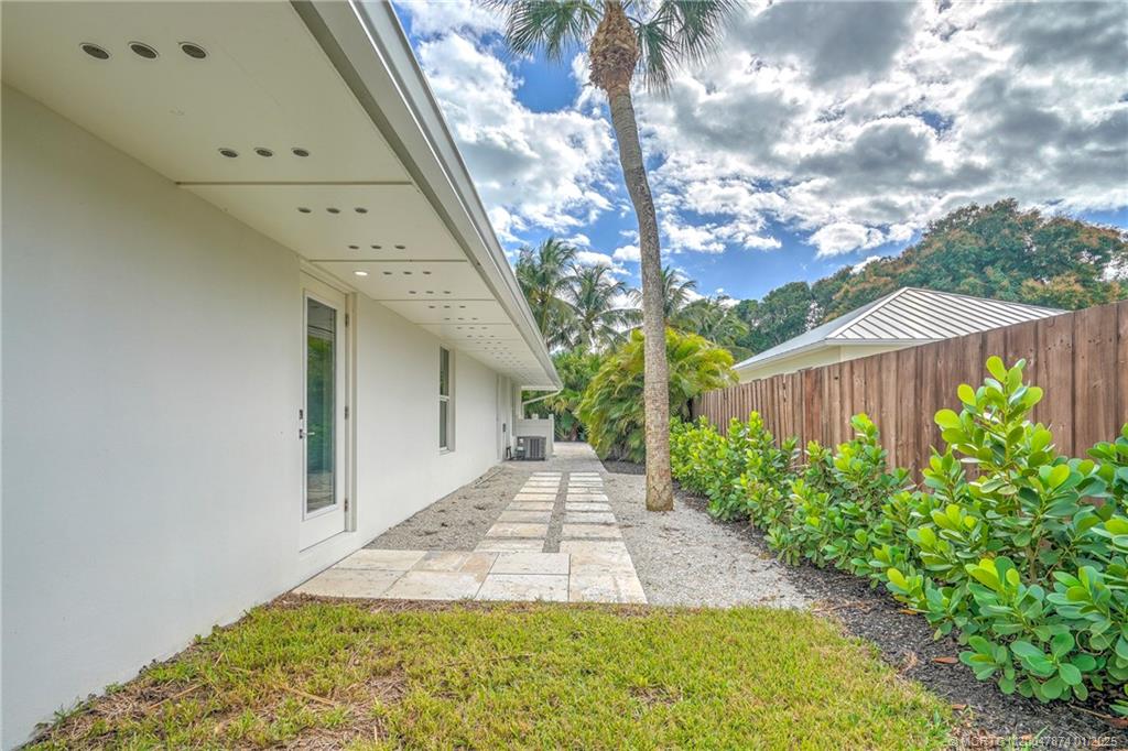 Sewalls Point, Florida 34996, United States, 3 Bedrooms Bedrooms, ,3 BathroomsBathrooms,Residential,Active,28984