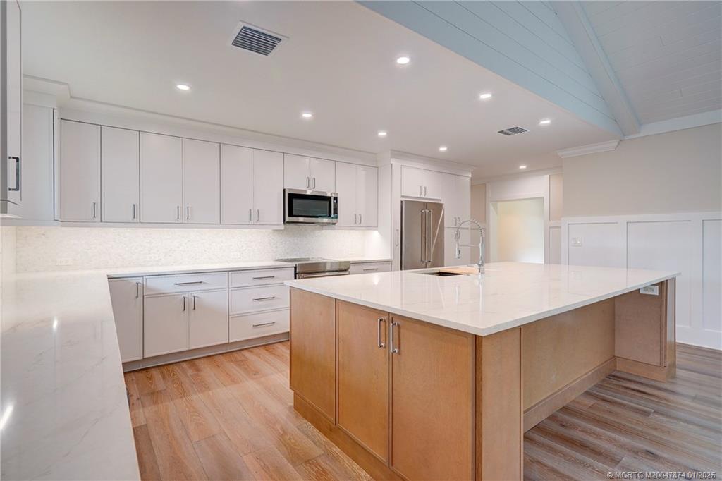 Sewalls Point, Florida 34996, United States, 3 Bedrooms Bedrooms, ,3 BathroomsBathrooms,Residential,Active,28984