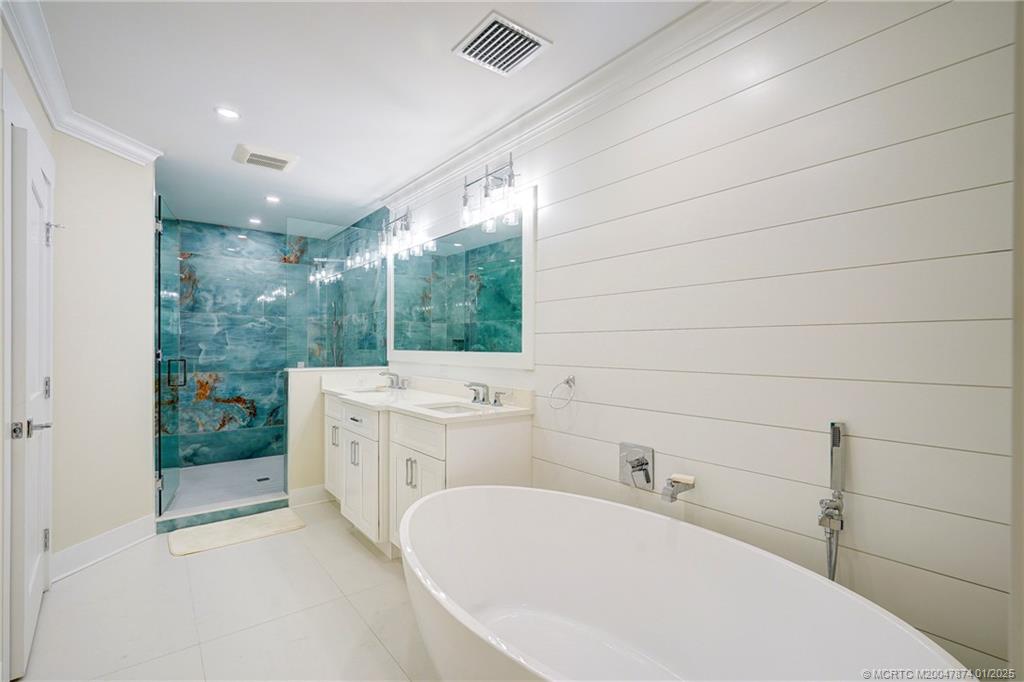 Sewalls Point, Florida 34996, United States, 3 Bedrooms Bedrooms, ,3 BathroomsBathrooms,Residential,Active,28984