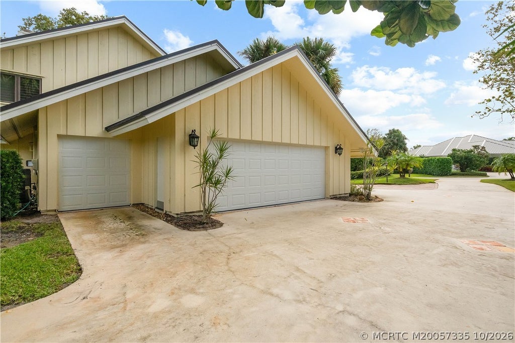 Photo of 6323 SE Farmington Place, Stuart, FL 34997 (MLS # M20057335)