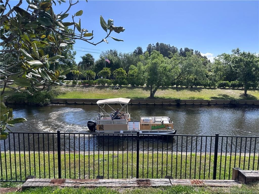 Photo of 195 SE Riverbend Street, Stuart, FL 34997 (MLS # M20049368)