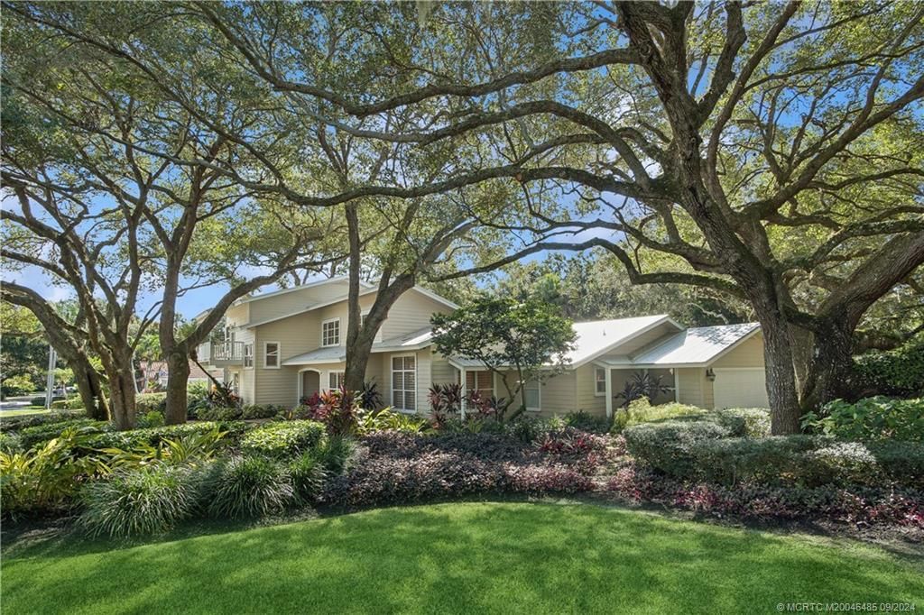 Photo of 15 Heritage Way, Sewalls Point, FL 34996 (MLS # M20046485)