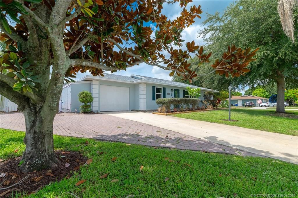 Photo of 1000 NE Zebrina Senda, Jensen Beach, FL 34957 (MLS # M20051925)