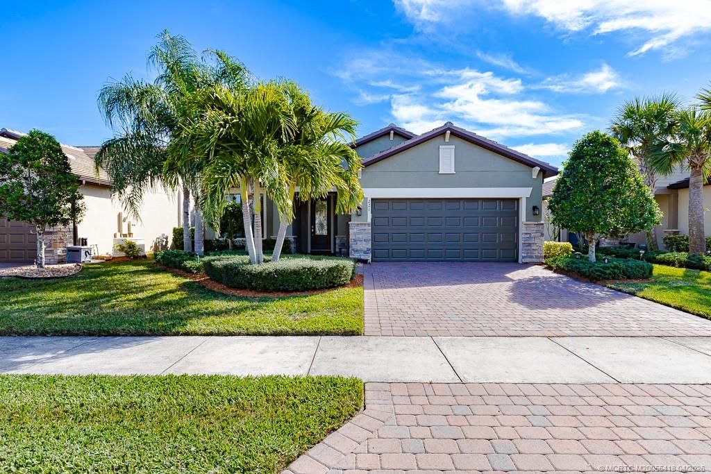 Photo of 221 SE Longview Drive, Port Saint Lucie, FL 34984 (MLS # M20055418)