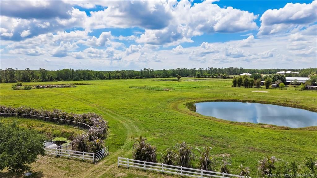 Photo of 1900 SW Trailside Run, Stuart, FL 34997 (MLS # M20055344)