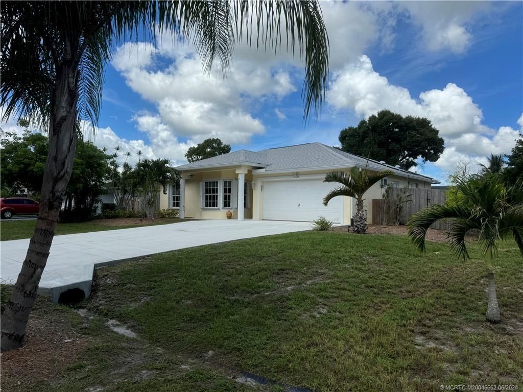 Photo of 1508 SE Crowberry Drive, Port Saint Lucie, FL 34983 (MLS # M20045662)