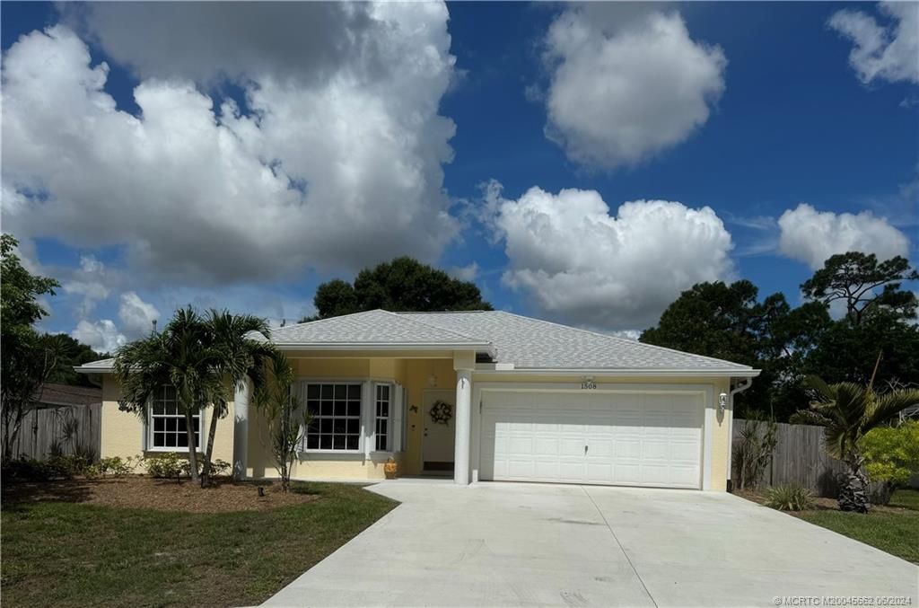 Photo of 1508 SE Crowberry Drive, Port Saint Lucie, FL 34983 (MLS # M20045662)