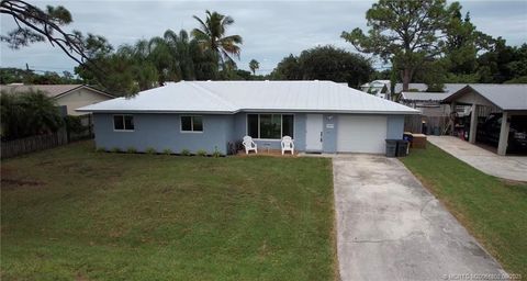 Photo of 1839 SE Madison Street, Stuart, FL 34997 (MLS # M20051802)