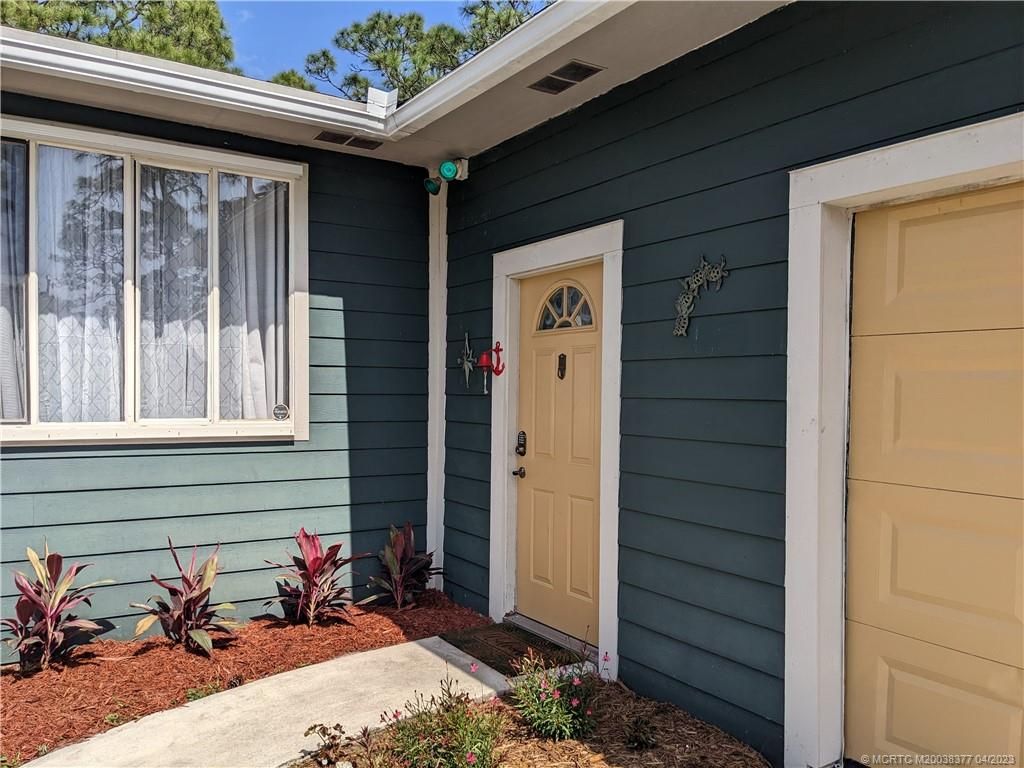 Photo of 4251 SE Dixie Ross Street, Stuart, FL 34997 (MLS # M20038377)