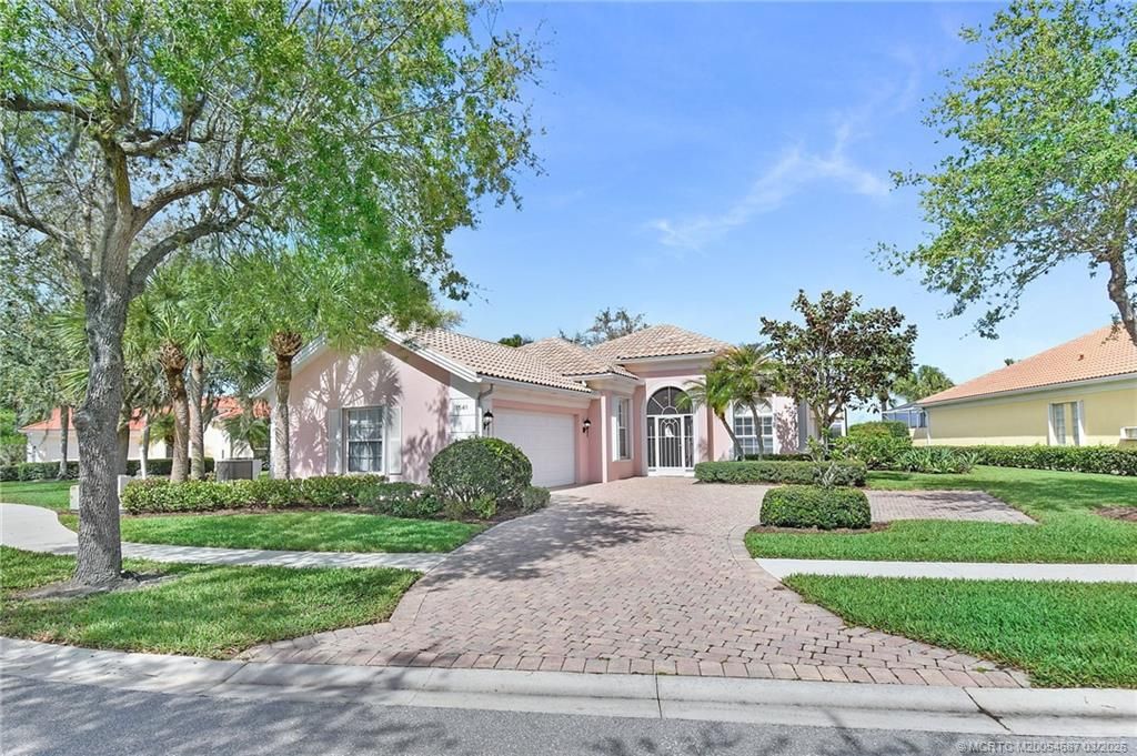 Photo of 1541 SW Balmoral Trace, Stuart, FL 34997 (MLS # M20054687)