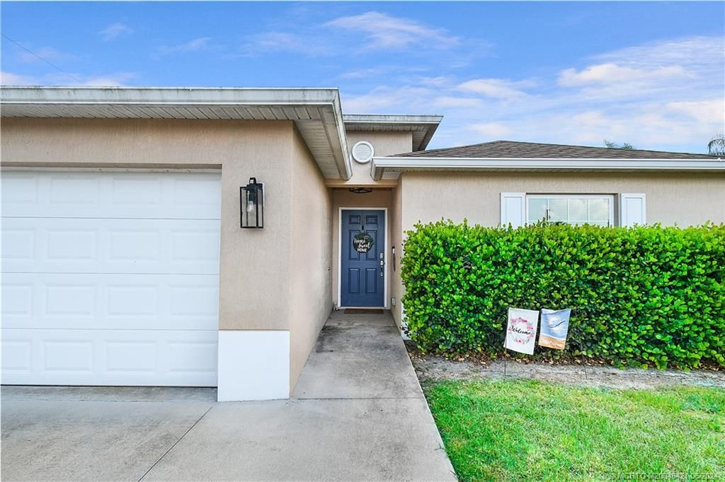 Photo of 510 SW Twig Avenue, Port Saint Lucie, FL 34983 (MLS # M20045421)