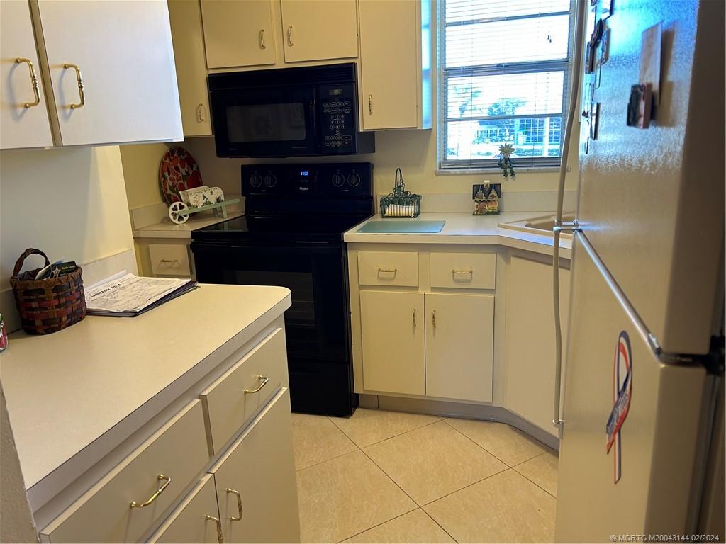 Stuart, Florida 34994, United States, 1 Bedroom Bedrooms, ,2 BathroomsBathrooms,Residential,Active,65850