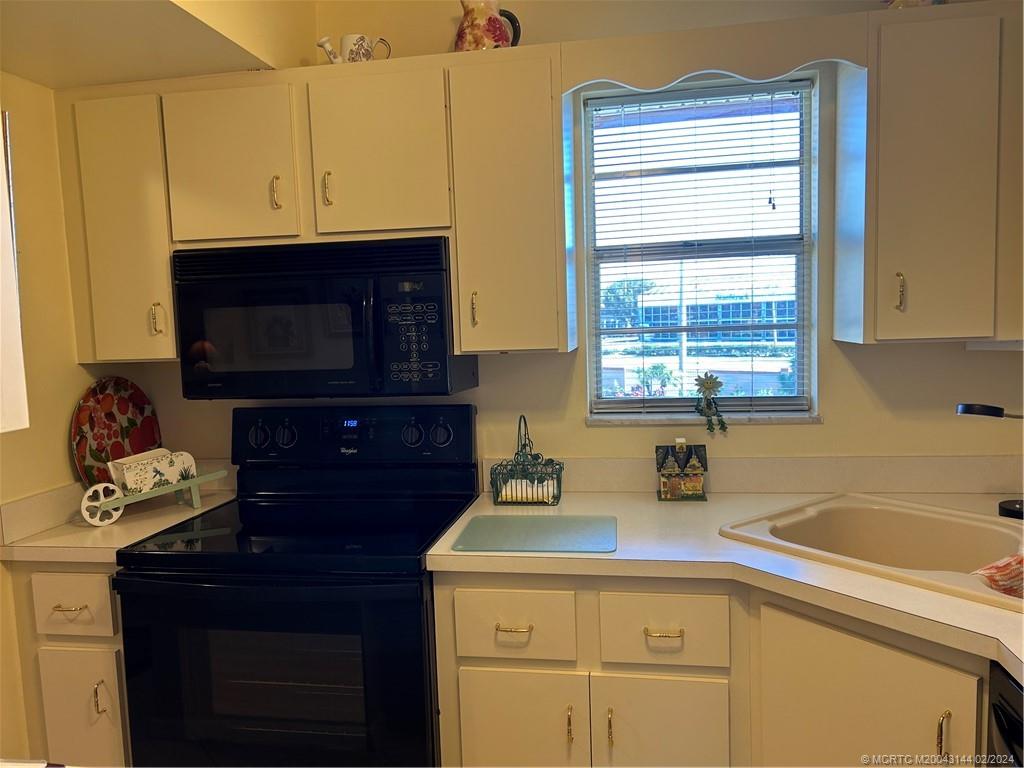 Stuart, Florida 34994, United States, 1 Bedroom Bedrooms, ,2 BathroomsBathrooms,Residential,Active,65850