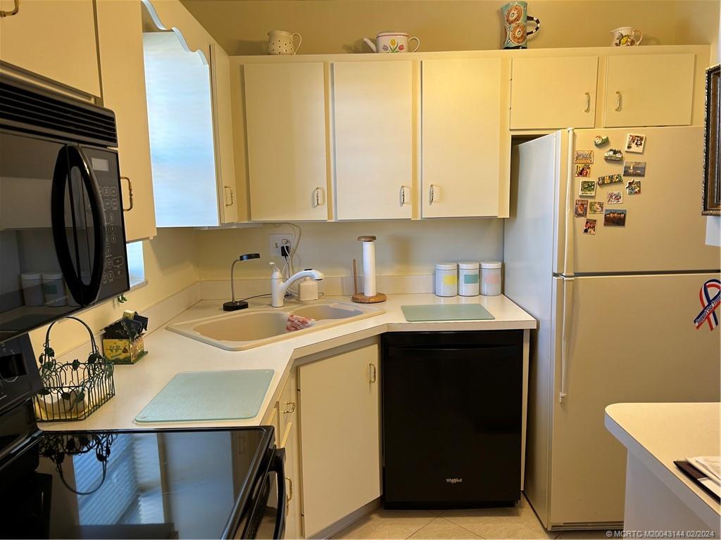 Stuart, Florida 34994, United States, 1 Bedroom Bedrooms, ,2 BathroomsBathrooms,Residential,Active,65850