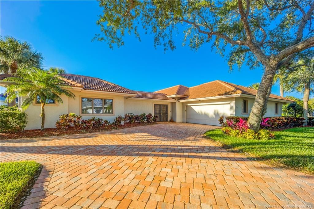 Photo of 2256 SW Danforth Circle, Palm City, FL 34990 (MLS # M20038615)