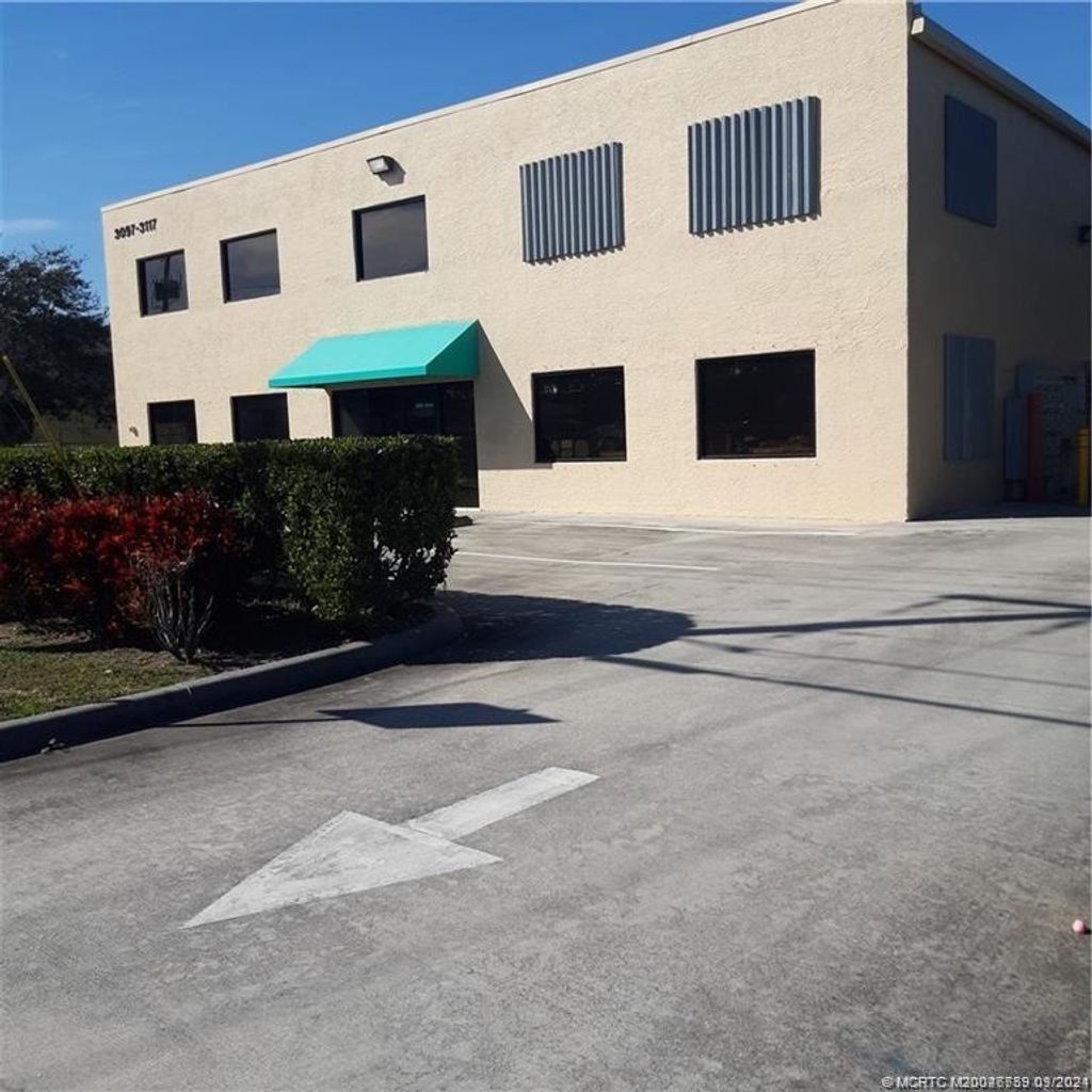 Photo of 3099 SE Gran Park Way, Stuart, FL 34997 (MLS # M20046759)