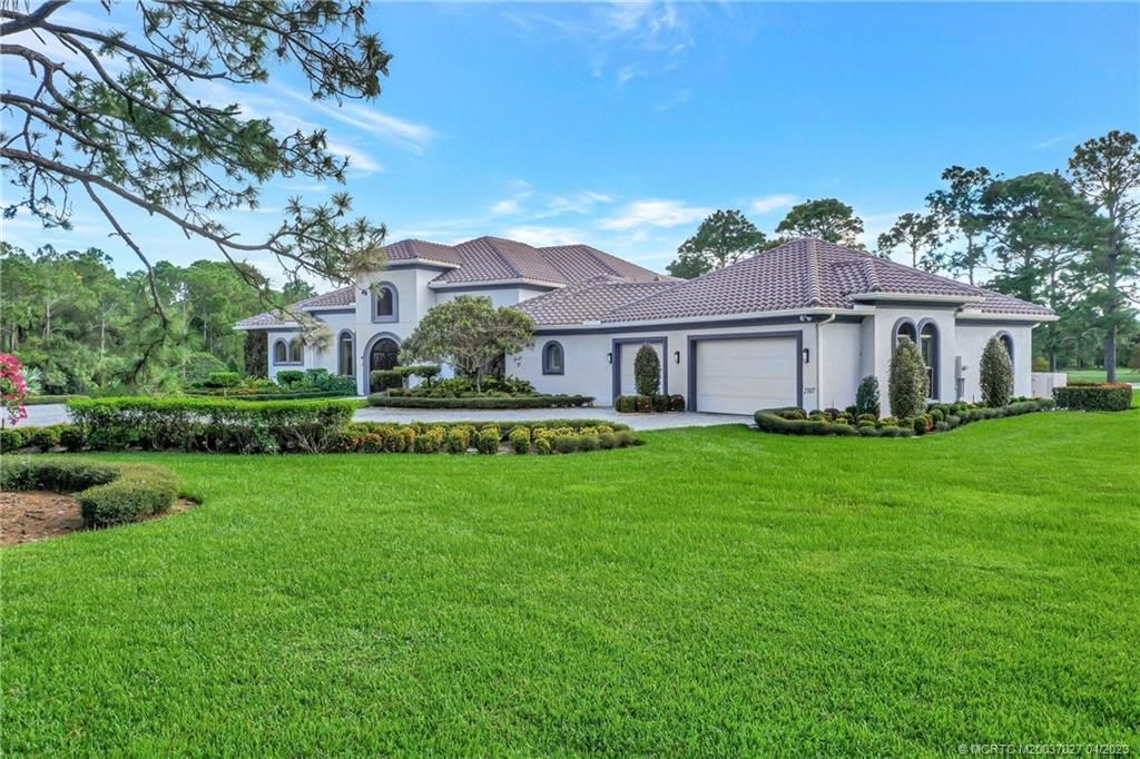 Photo of 2307 SW AUSTIN Lane, Palm City, FL 34990 (MLS # M20037027)