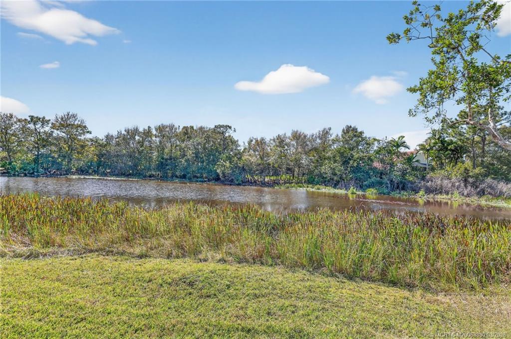 1606 NW Buttonbush Circle