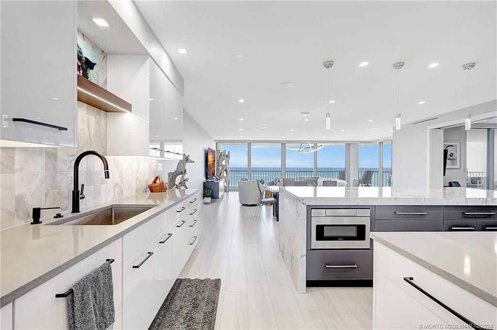 Stuart, Florida 34996, United States, 3 Bedrooms Bedrooms, ,3 BathroomsBathrooms,Residential,Active,72826