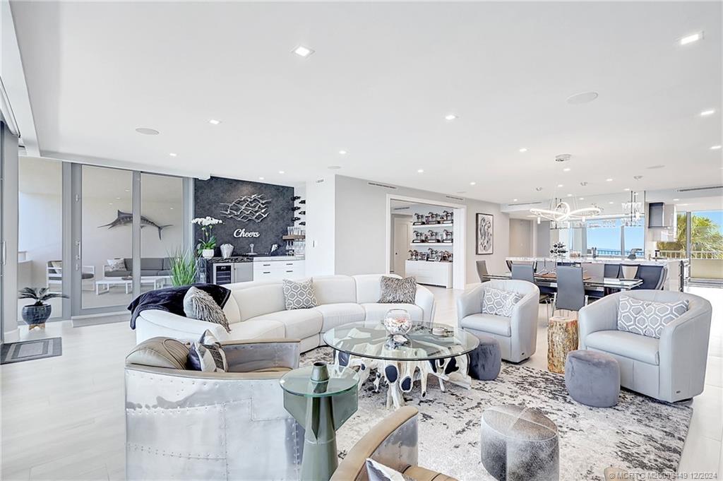 Stuart, Florida 34996, United States, 3 Bedrooms Bedrooms, ,3 BathroomsBathrooms,Residential,Active,72826