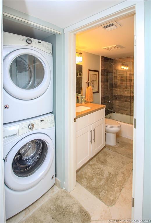 Stuart, Florida 34996, United States, 2 Bedrooms Bedrooms, ,2 BathroomsBathrooms,Residential,Active,132603