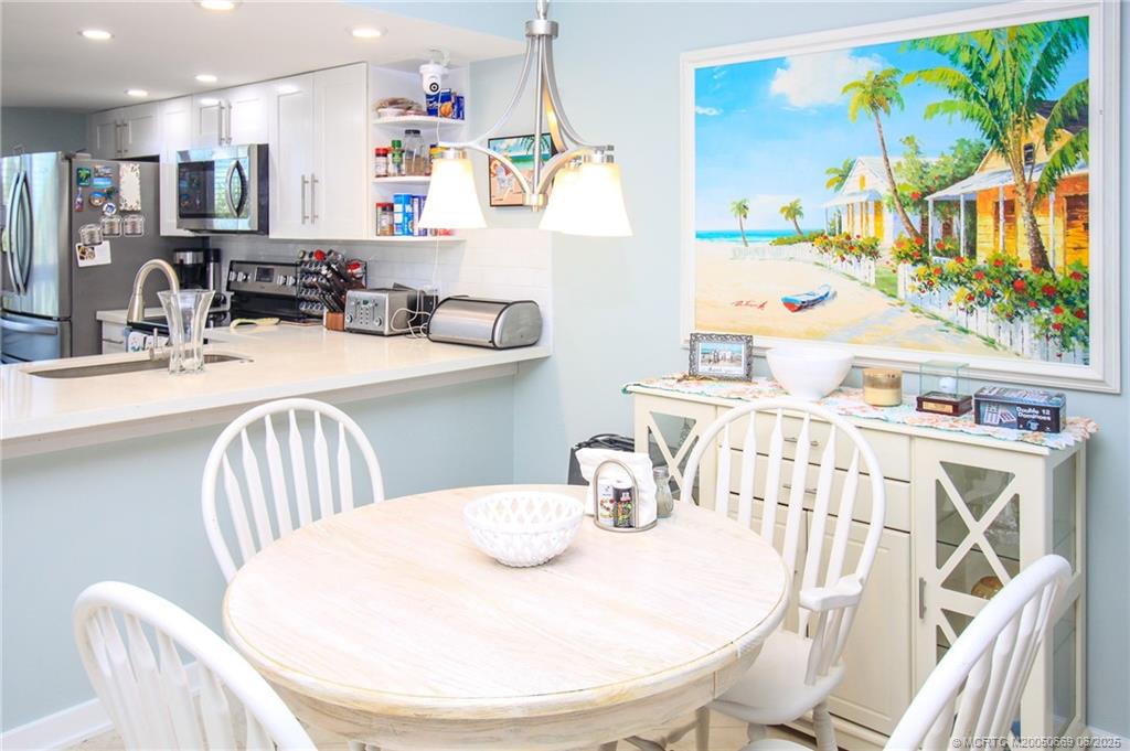 Stuart, Florida 34996, United States, 2 Bedrooms Bedrooms, ,2 BathroomsBathrooms,Residential,Active,132603