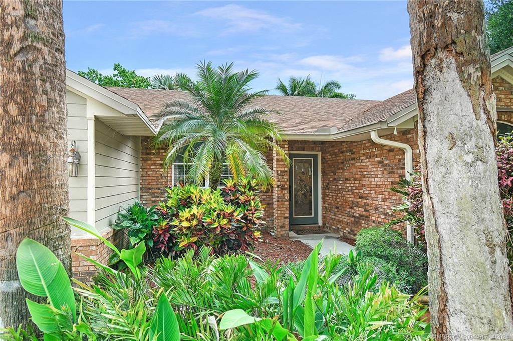 Photo of 3571 SW Thistlewood Lane, Palm City, FL 34990 (MLS # M20044617)
