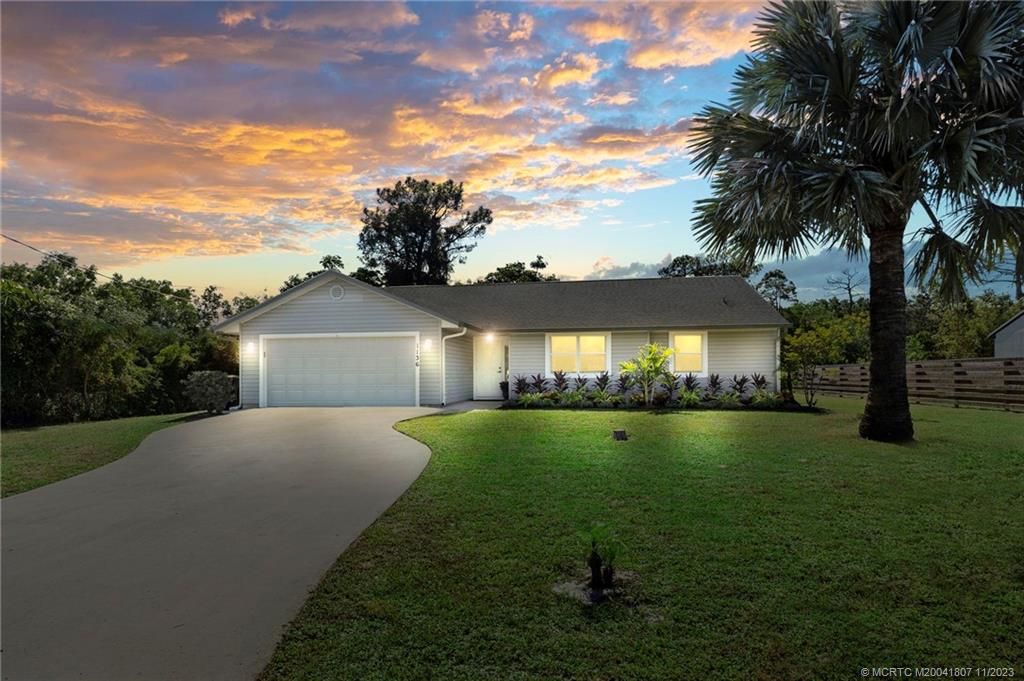 Photo of 1136 SE 14th Street, Stuart, FL 34996 (MLS # M20041807)