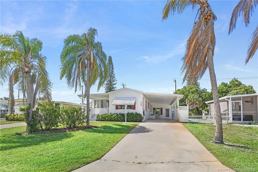 Photo of 7149 SE Ridgeway Terrace, Hobe Sound, FL 33455 (MLS # M20055790)