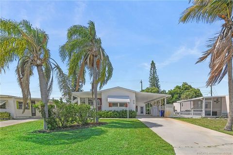 Photo of 7149 SE Ridgeway Terrace, Hobe Sound, FL 33455 (MLS # M20055790)