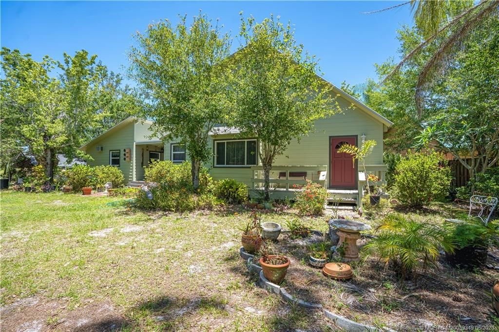 Photo of 5506 Cassia Drive, Fort Pierce, FL 34982 (MLS # M20039349)