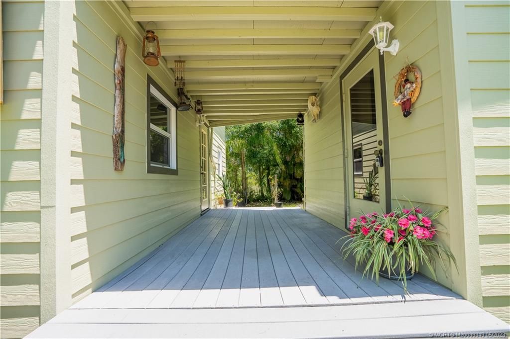 Photo of 5506 Cassia Drive, Fort Pierce, FL 34982 (MLS # M20039349)